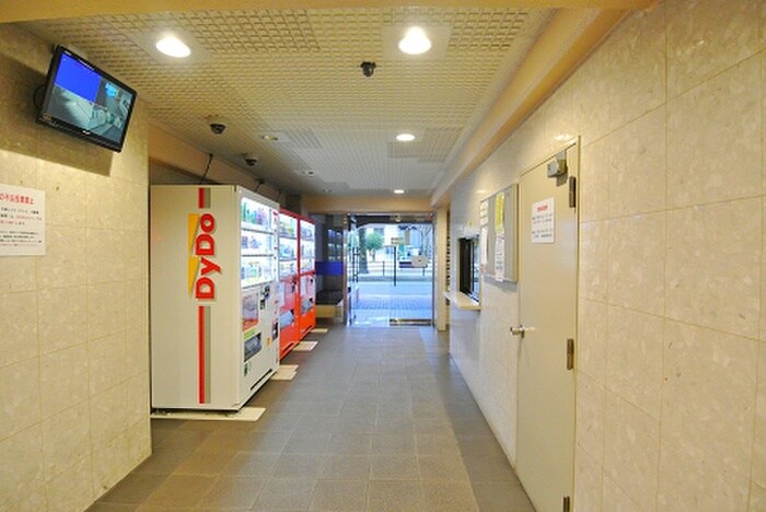 物件外観写真6　(エントランス部分)