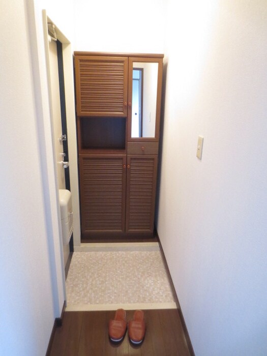 物件内観写真11　(玄関)