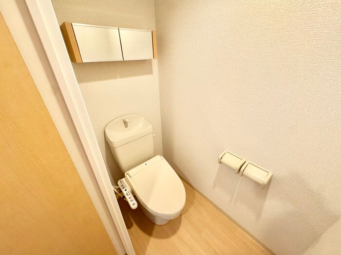 物件内観写真8　(トイレ)