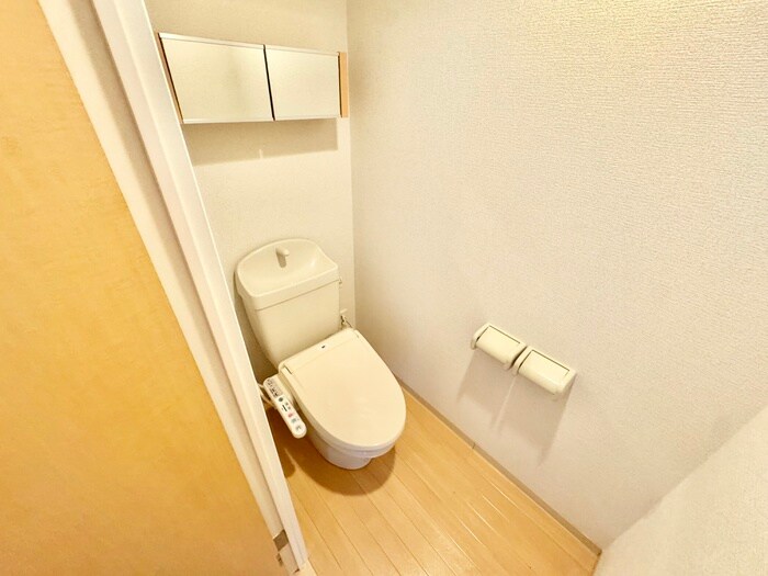 物件内観写真8　(トイレ)