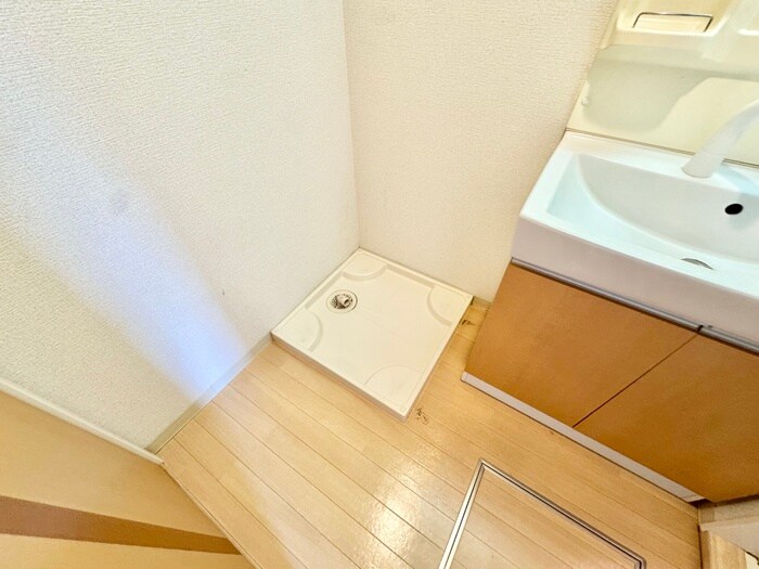 物件内観写真10　(洗濯機置場)