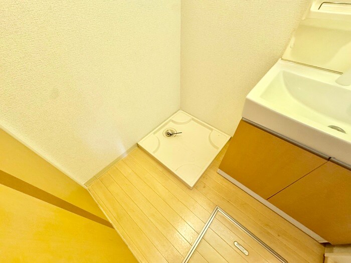 物件内観写真10　(洗濯機置場)