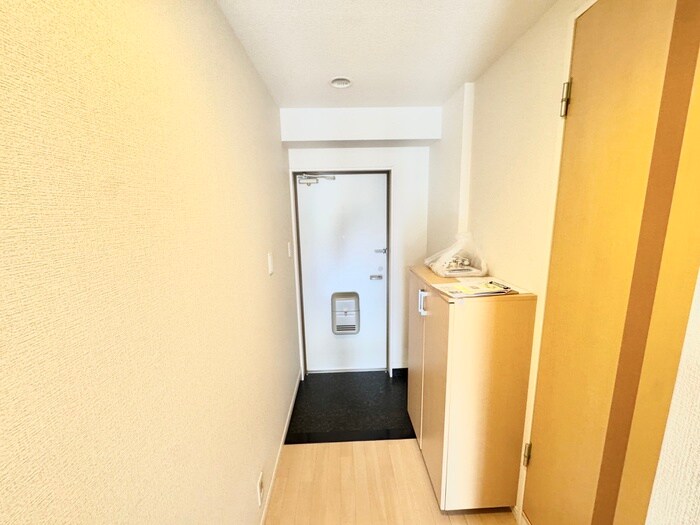 物件内観写真12　(玄関)