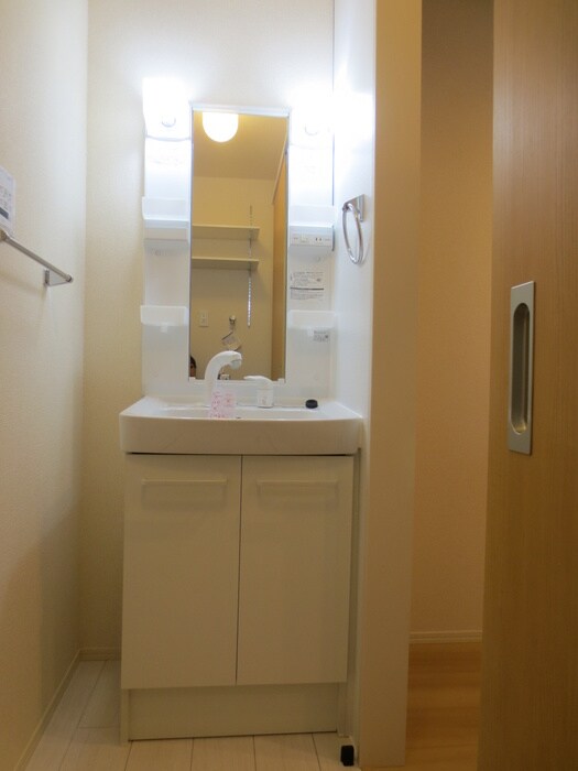 物件内観写真8　(洗面)