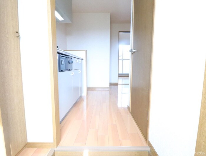 物件内観写真20　(廊下)