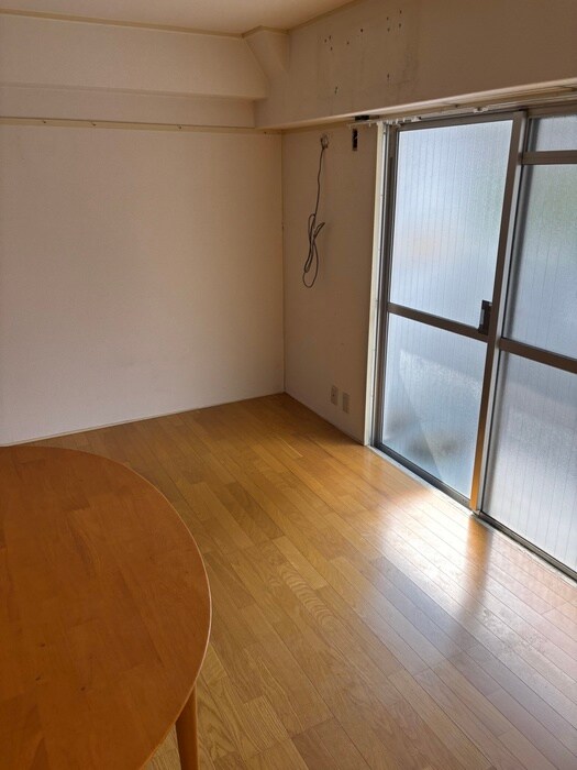 物件内観写真2　(居室)