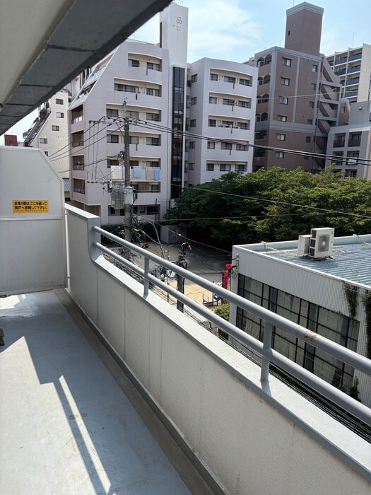 物件内観写真9　(室内からの展望)