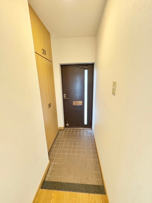物件内観写真16　(玄関)