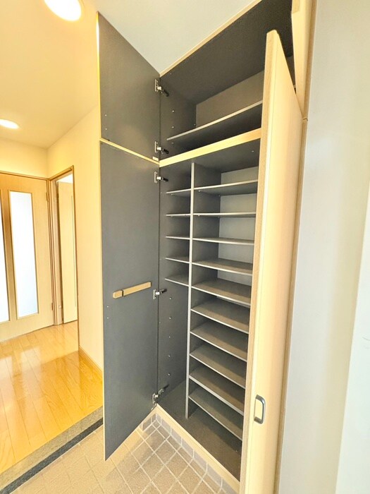 物件内観写真18　(靴箱)