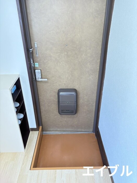 物件内観写真12　(玄関)