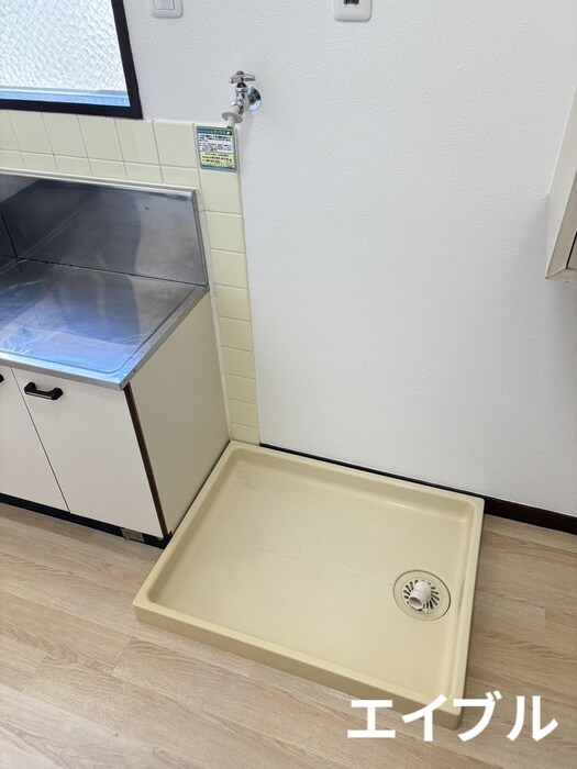 物件内観写真15　(洗濯機置場)