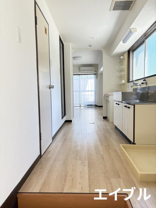 物件内観写真16　(廊下)