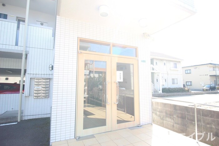 物件外観写真4　(エントランス部分)