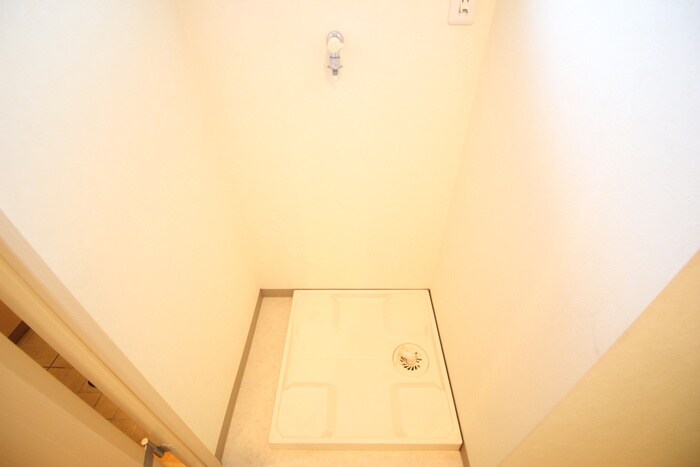 物件内観写真12　(洗濯機置場)