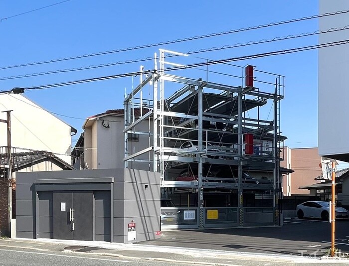 物件外観写真2　(駐車場)