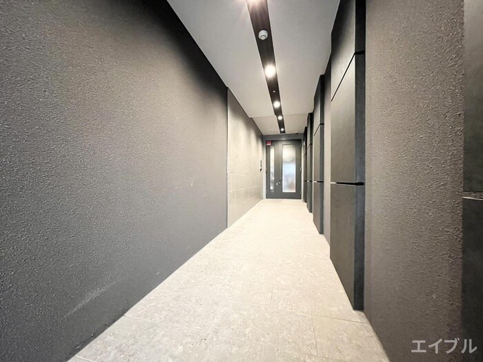 物件外観写真4　(エントランス部分)