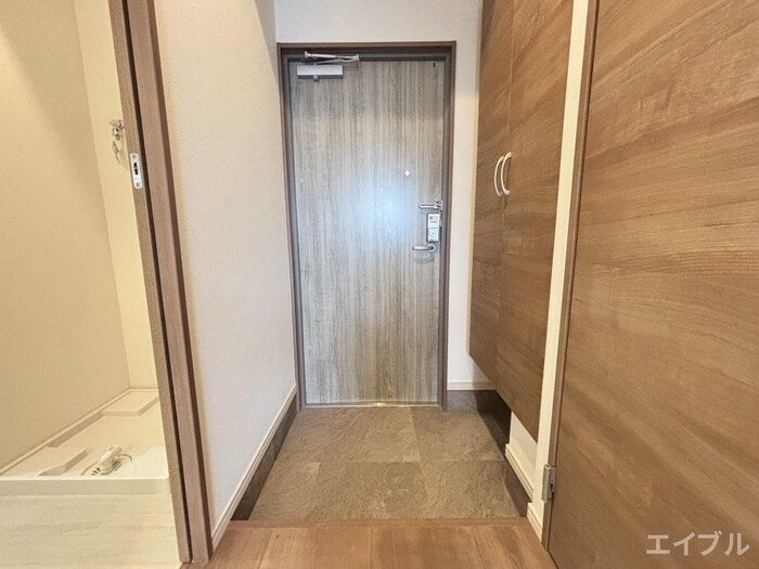 物件内観写真16　(玄関)