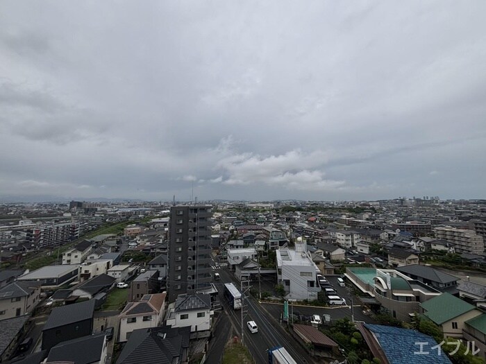 物件内観写真18　(室内からの展望)