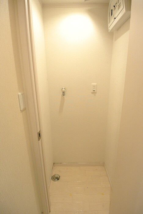 物件内観写真9　(洗濯機置場)