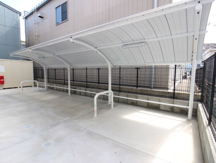 物件外観写真3　(駐輪場)