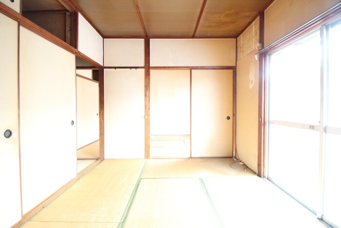 物件内観写真11　(室内からの展望)