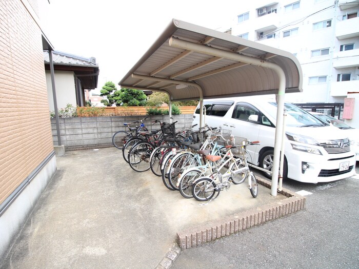物件外観写真5　(駐輪場)