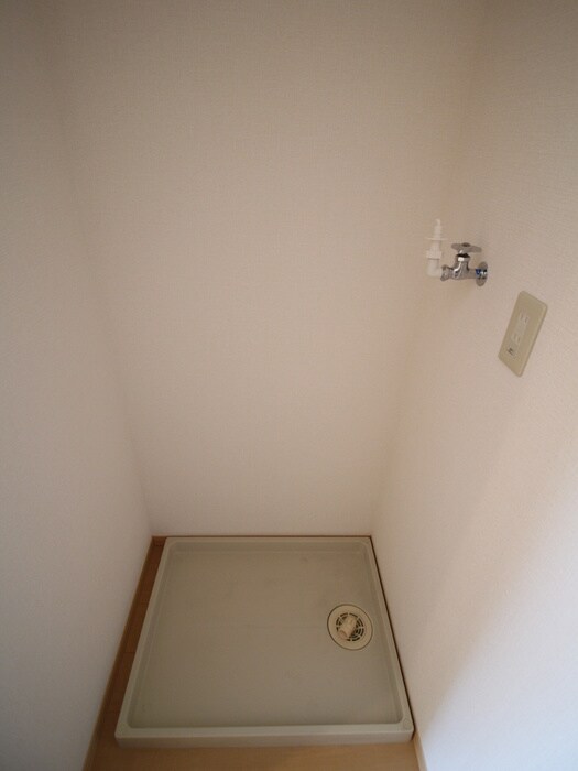 物件内観写真13　(洗濯機置場)