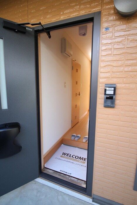 物件内観写真16　(玄関)