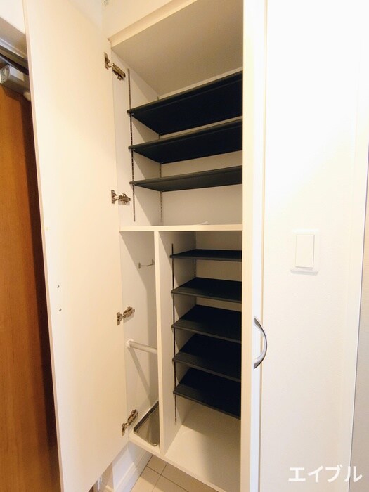 物件内観写真15　(靴箱)