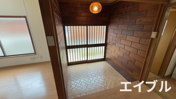 物件内観写真14　(玄関)
