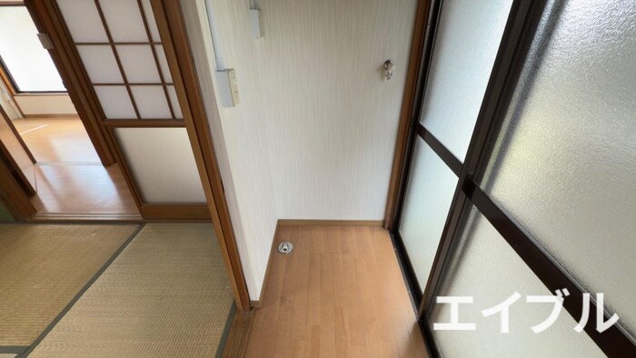 物件内観写真16　(洗濯機置場)