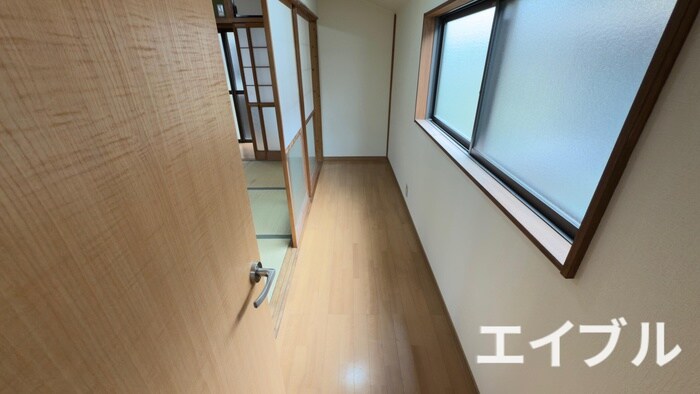 物件内観写真17　(廊下)