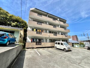 エミネンス穴生外観写真