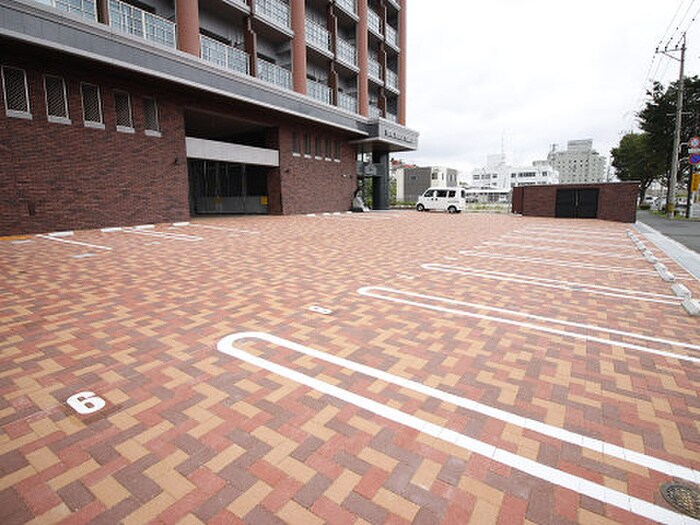 物件外観写真4　(駐車場)