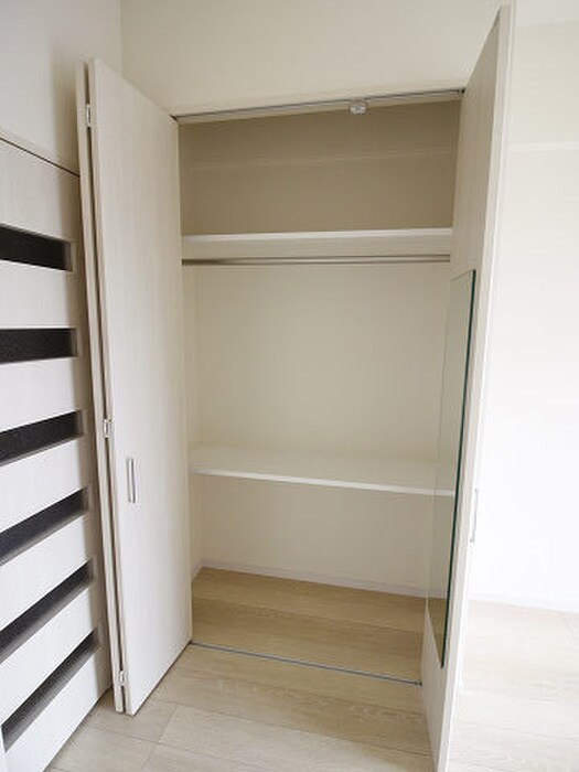 物件内観写真10　(収納)