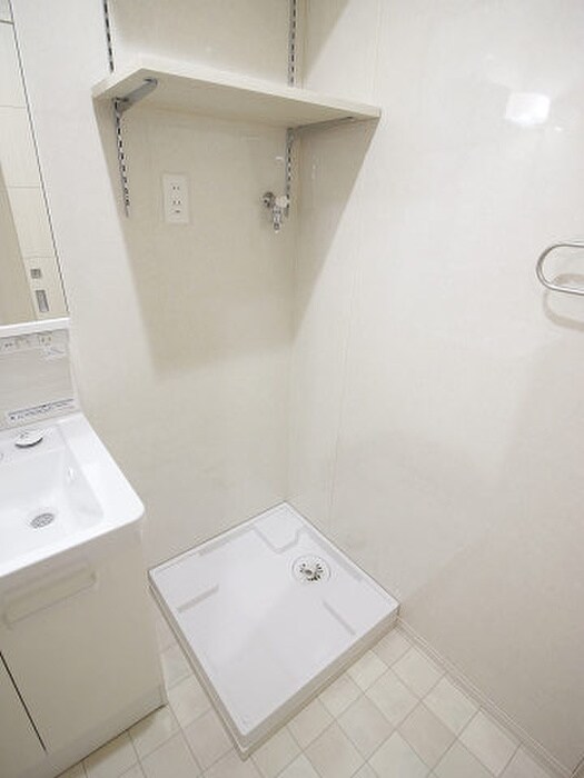 物件内観写真17　(洗濯機置場)