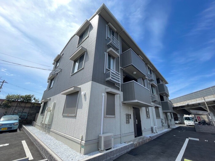 物件外観写真1　(外観写真)