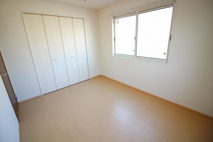 物件内観写真4　(居室)