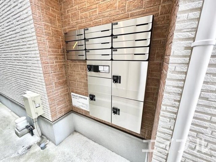 物件外観写真5　(エントランス部分)