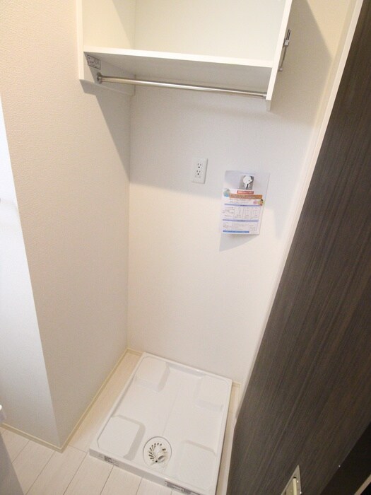 物件内観写真12　(洗濯機置場)