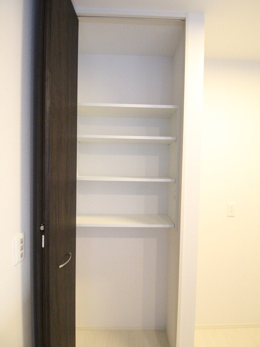 物件内観写真18　(収納)