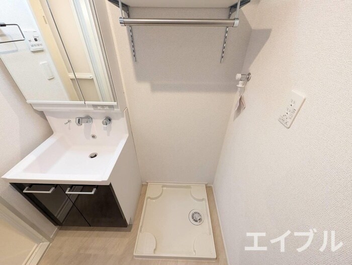 物件内観写真13　(洗濯機置場)