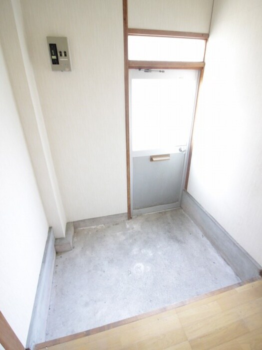 メゾン丸町の玄関