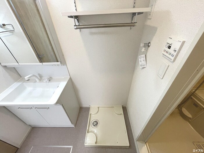 物件内観写真17　(洗濯機置場)