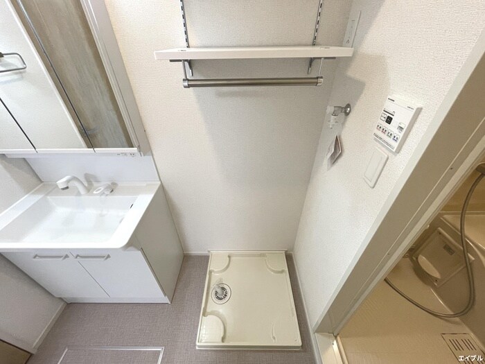 物件内観写真17　(洗濯機置場)