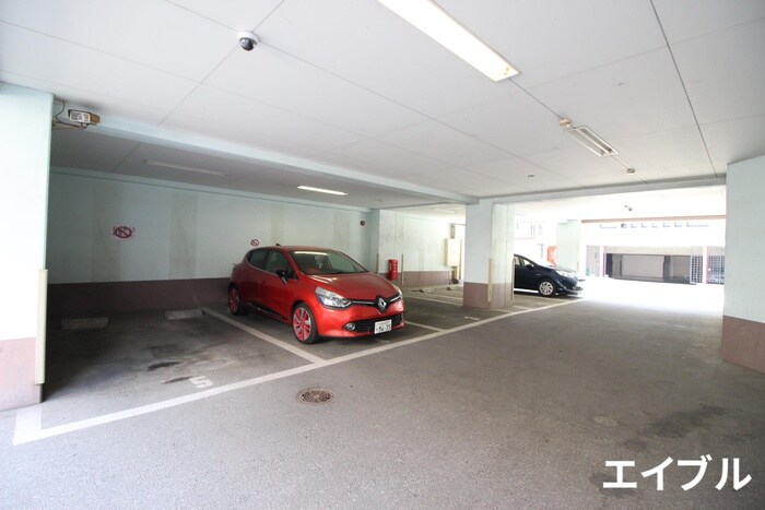 物件外観写真4　(駐車場)