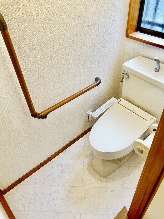 物件内観写真12　(トイレ)