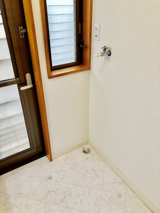 物件内観写真15　(洗濯機置場)