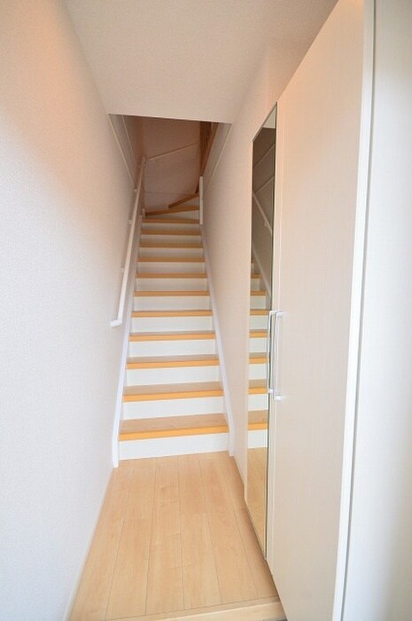 物件内観写真16　(玄関)