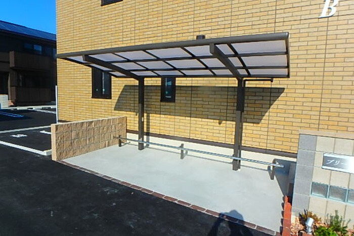 物件外観写真4　(駐輪場)